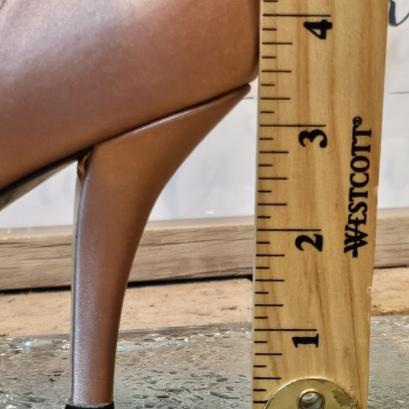 Stuart Weitzman 'Goodlife' Satin Peep Toe Pink Blush Rhinestone Heels Sz 7.5 - Picture 4 of 9